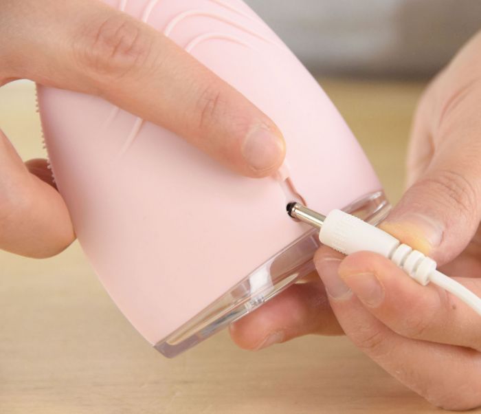 Силіконова щіточка для вмивання Blossom